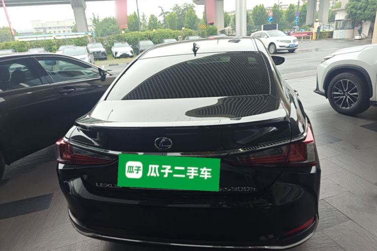 Used Lexus ES 2020 300h Premier Edition Rear