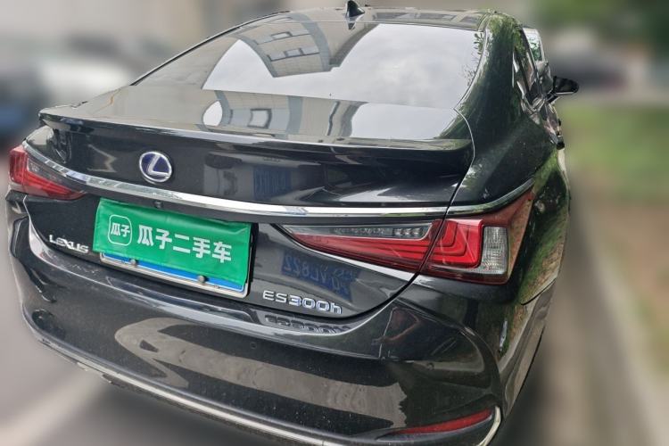 Used Lexus ES 2020 300h Premier Edition Rear