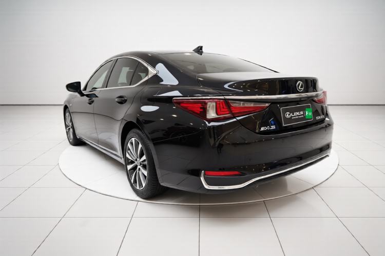 Used Lexus ES 2020 200 Excellence Edition Rear Left 45 Deg