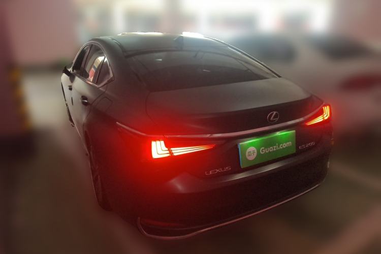 Used Lexus ES 2020 200 Excellence Edition Rear Left 45 Deg