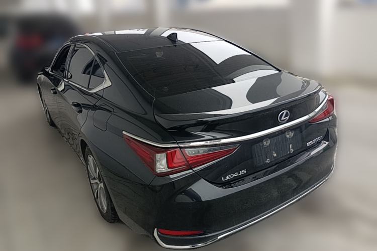 Used Lexus ES 2020 300h Premier Edition Rear Left 45 Deg