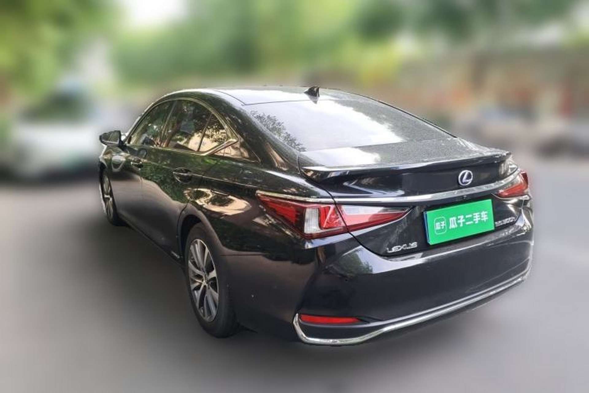 Used Lexus ES 2020 300h Premier Edition Rear Left 45 Deg