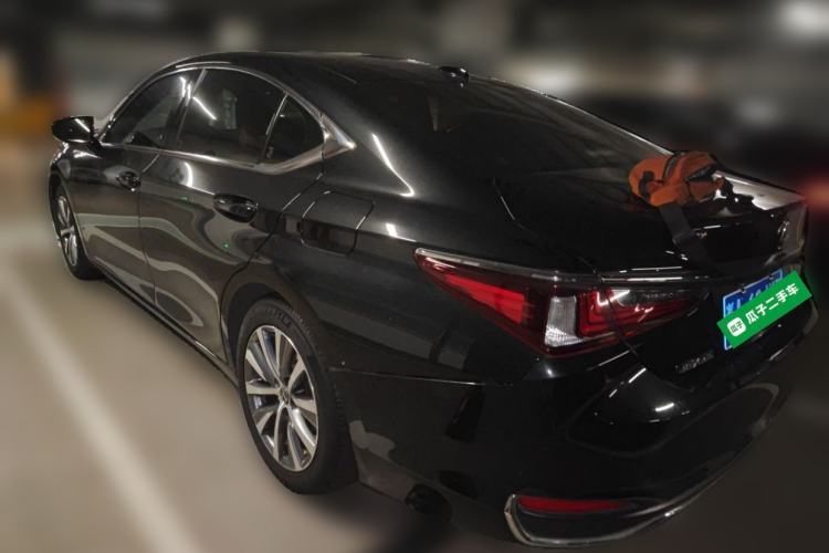 Used Lexus ES 2020 200 Luxury Edition Rear Left 45 Deg