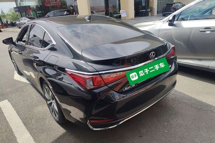 Used Lexus ES 2020 260 Excellence Edition Rear Left 45 Deg