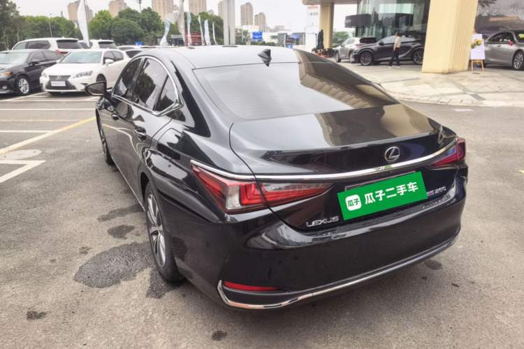 Used Lexus ES 2020 260 Excellence Edition Rear Left 45 Deg