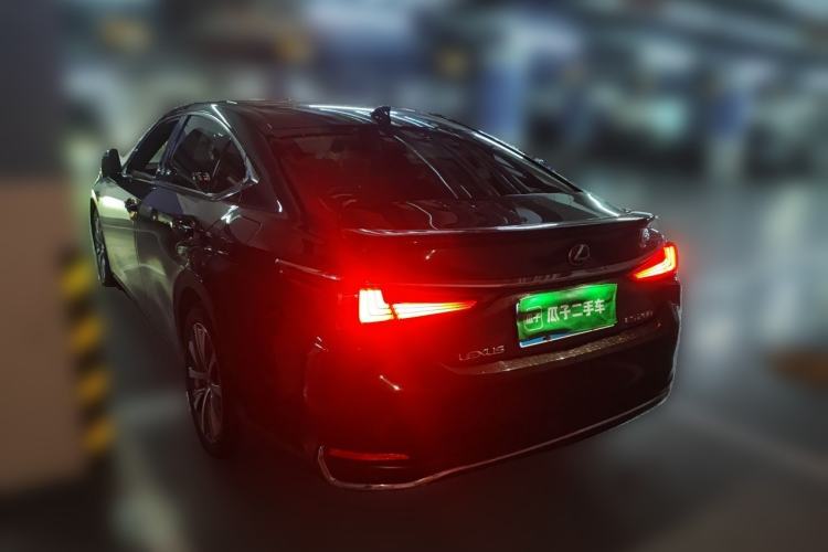 Used Lexus ES 2020 200 Excellence Edition Rear Left 45 Deg