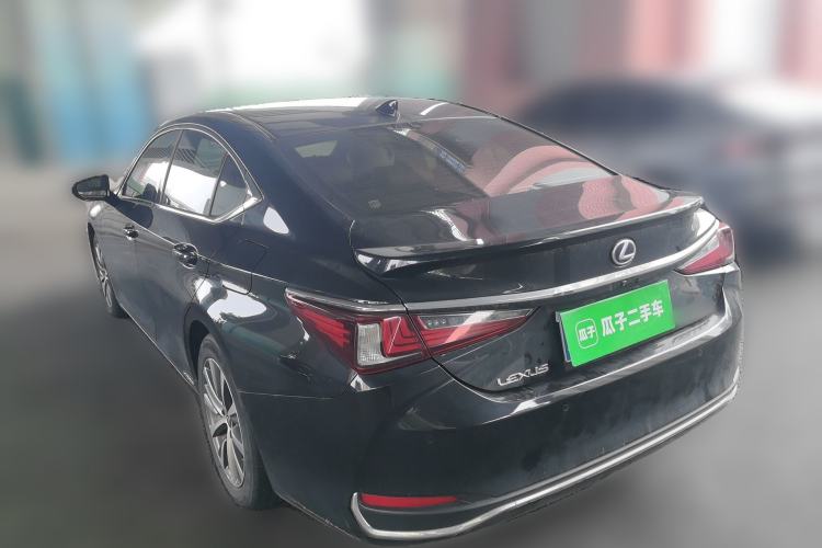 Used Lexus ES 2020 300h Premier Edition Rear Left 45 Deg