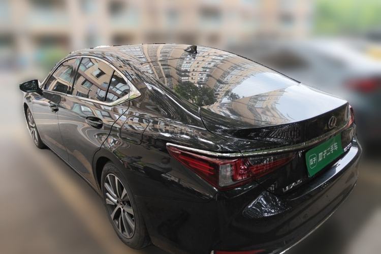 Used Lexus ES 2020 200 Luxury Edition Rear Left 45 Deg