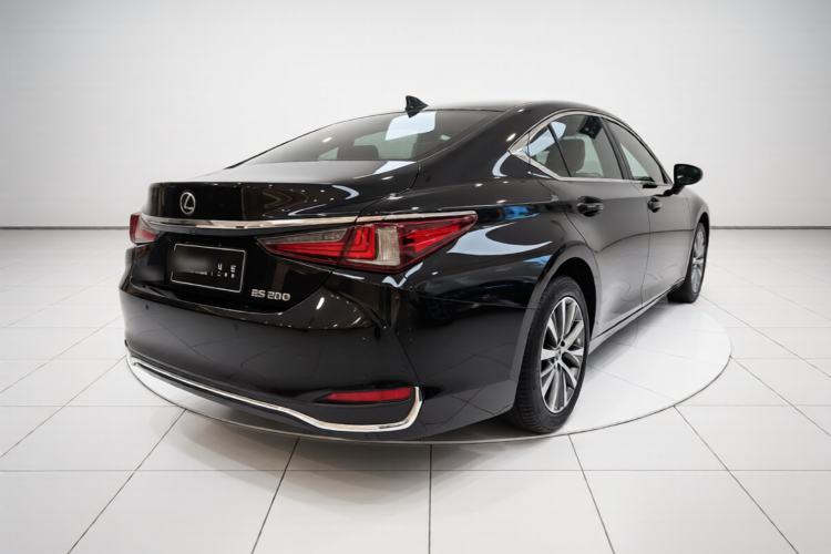 Used Lexus ES 2020 200 Excellence Edition Rear Right 45 Deg