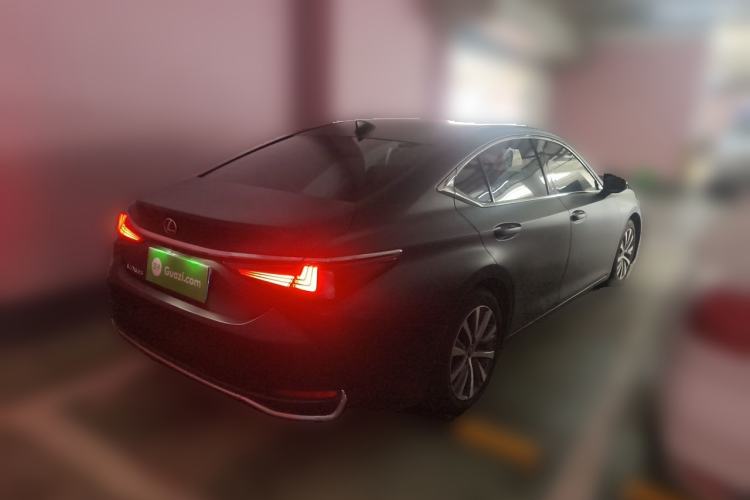 Used Lexus ES 2020 200 Excellence Edition Rear Right 45 Deg