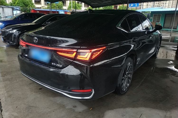 Used Lexus ES 2020 200 Excellence Edition Rear Right 45 Deg