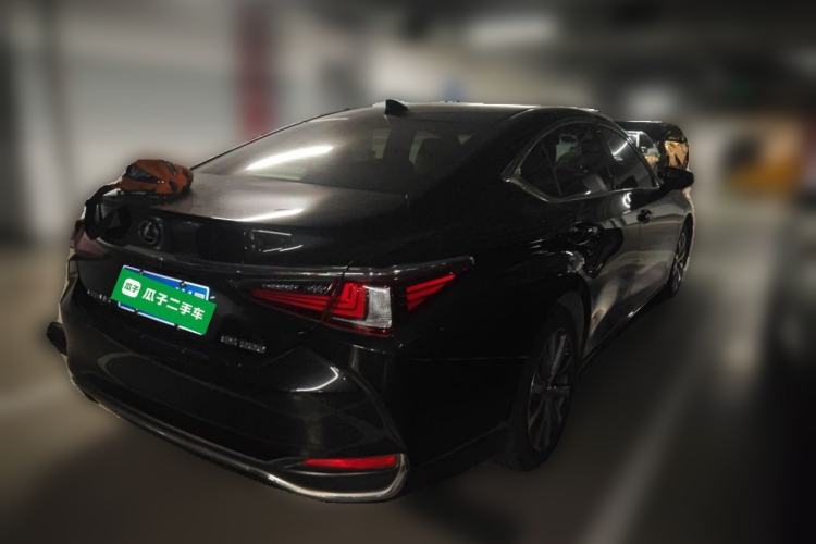 Used Lexus ES 2020 200 Luxury Edition Rear Right 45 Deg