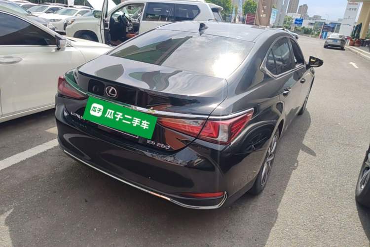 Used Lexus ES 2020 260 Excellence Edition Rear Right 45 Deg