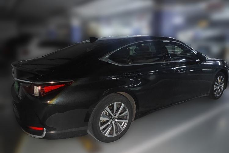 Used Lexus ES 2020 200 Excellence Edition Rear Right 45 Deg
