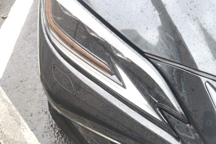 Used Lexus ES 2020 300h Deluxe Edition Right Front Headlight