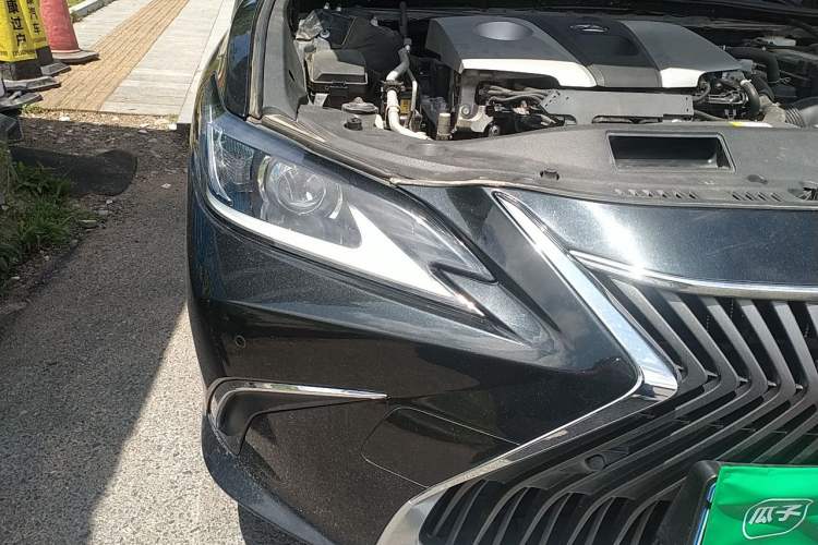 Used Lexus ES 2020 260 Excellence Edition Right Front Headlight