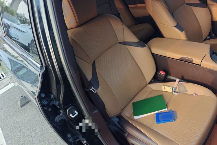 Used Lexus ES 2020 300h Premier Edition Right Front Seat
