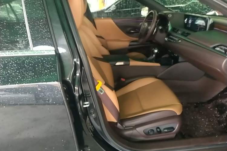 Used Lexus ES 2020 200 Excellence Edition Right Front Seat