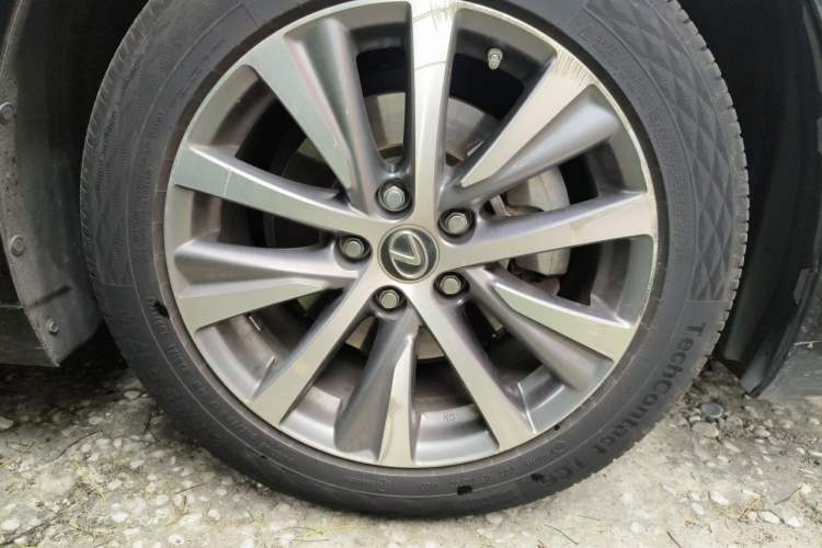 Used Lexus ES 2020 300h Premier Edition Right Front Wheel Hub