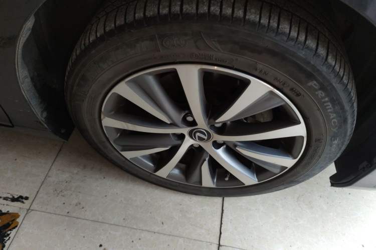 Used Lexus ES 2020 200 Excellence Edition Right Front Wheel Hub
