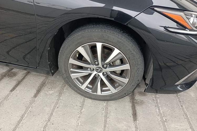 Used Lexus ES 2020 300h Premier Edition Right Front Wheel Hub
