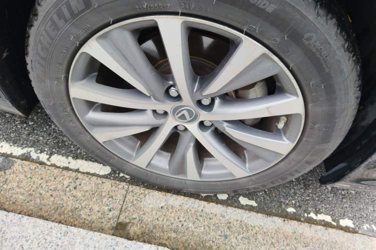 Used Lexus ES 2020 300h Premier Edition Right Front Wheel Hub