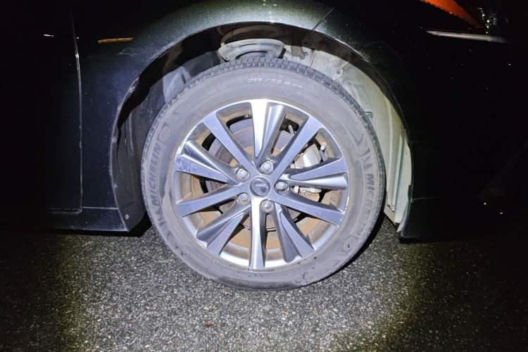 Used Lexus ES 2020 200 Excellence Edition Right Front Wheel Hub