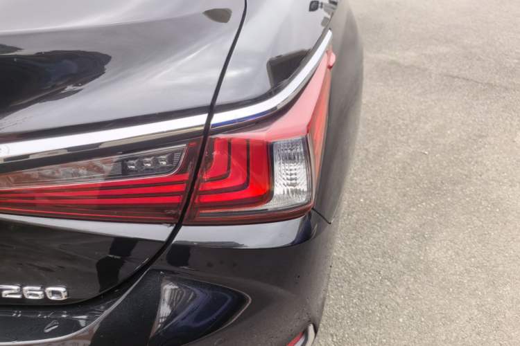 Used Lexus ES 2020 260 Excellence Edition Right Rear Taillight