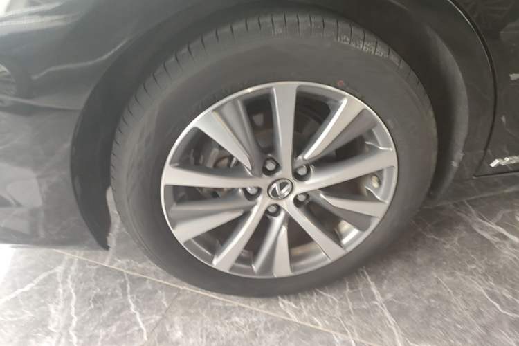 Used Lexus ES 2020 200 Excellence Edition Right Rear Wheel Hub