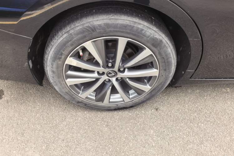 Used Lexus ES 2020 260 Excellence Edition Right Rear Wheel Hub