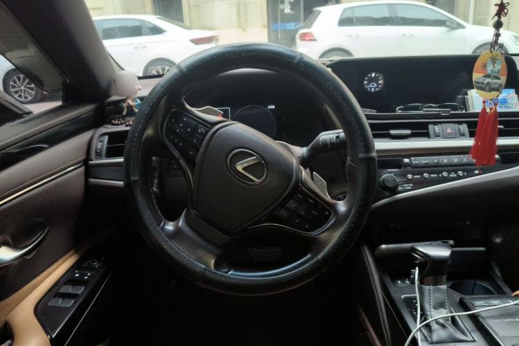 Used Lexus ES 2020 300h Premier Edition Steering Wheel