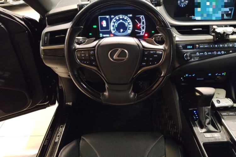 Used Lexus ES 2020 300h Premium Edition Steering Wheel