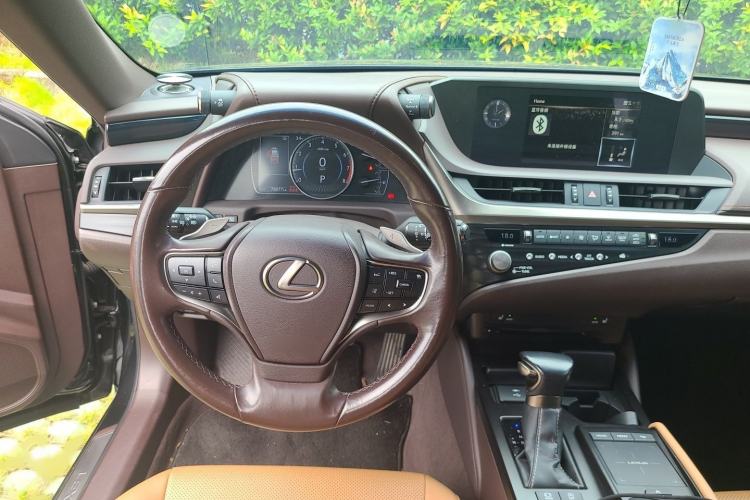 Used Lexus ES 2020 200 Excellence Edition Steering Wheel