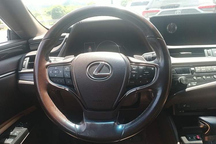 Used Lexus ES 2020 260 Excellence Edition Steering Wheel