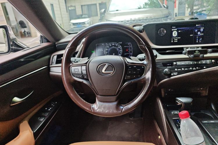 Used Lexus ES 2020 300h Premier Edition Steering Wheel