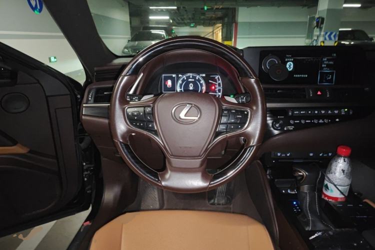 Used Lexus ES 2020 200 Luxury Edition Steering Wheel