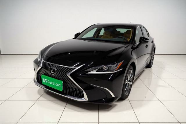 Ojetý Lexus ES 2020 200 Excellence Edition