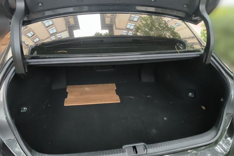 Used Lexus ES 2020 300h Premier Edition Trunk