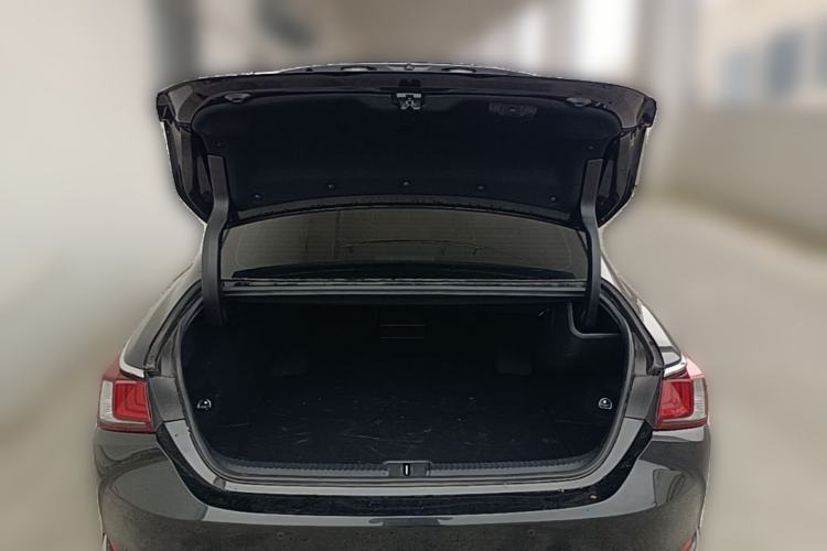 Used Lexus ES 2020 300h Premier Edition Trunk