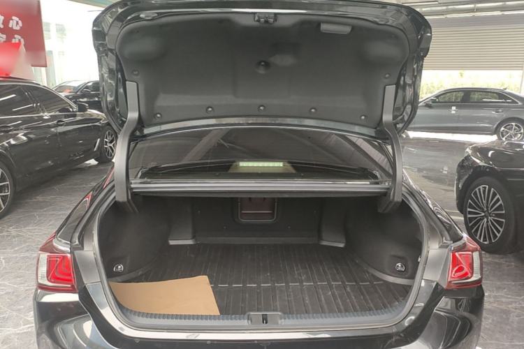 Used Lexus ES 2020 200 Excellence Edition Trunk