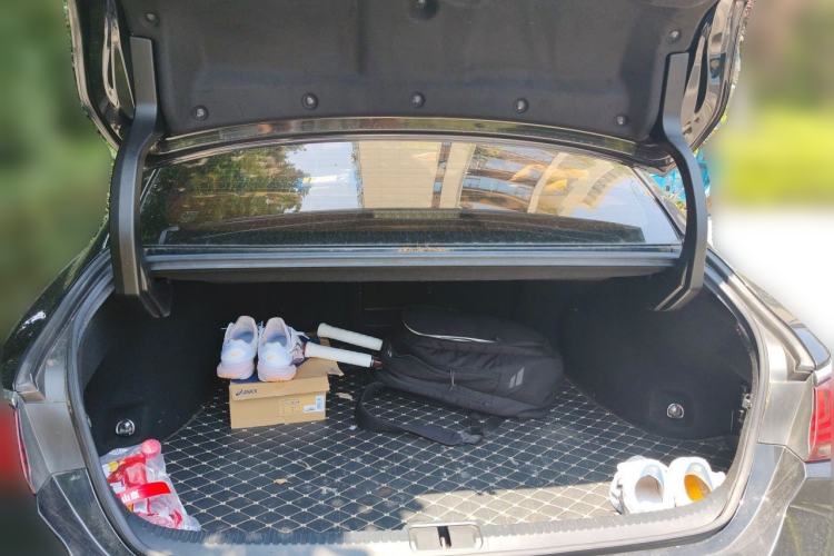 Used Lexus ES 2020 300h Premier Edition Trunk