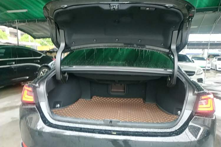 Used Lexus ES 2020 200 Excellence Edition Trunk
