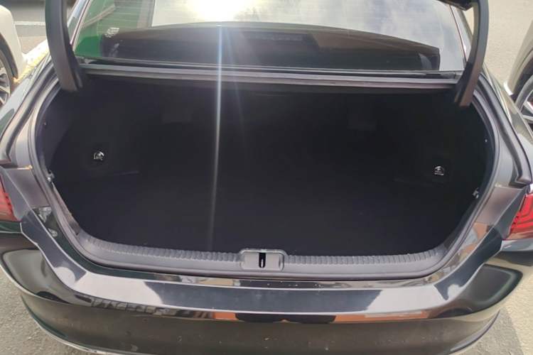 Used Lexus ES 2020 260 Excellence Edition Trunk