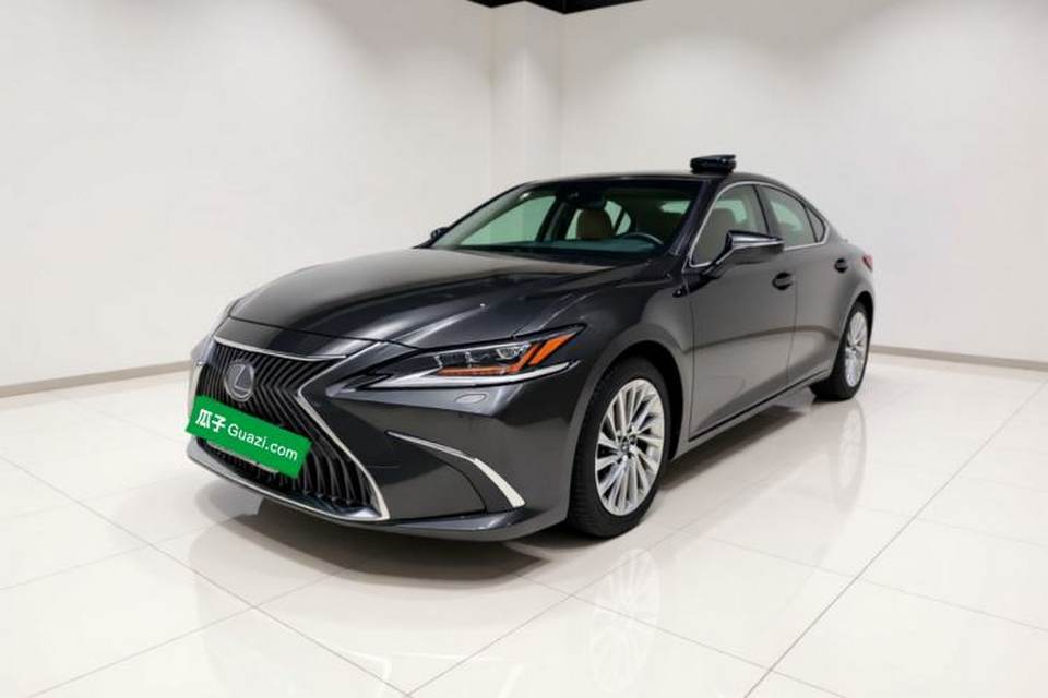 Lexus ES 2020