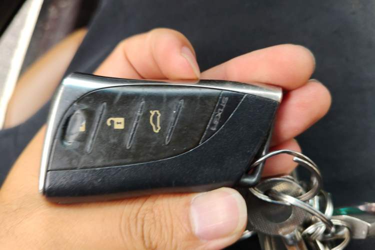Used Lexus ES 2020 300h Premier Edition Vehicle Key