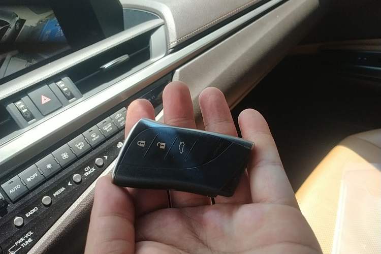 Used Lexus ES 2020 260 Excellence Edition Vehicle Key