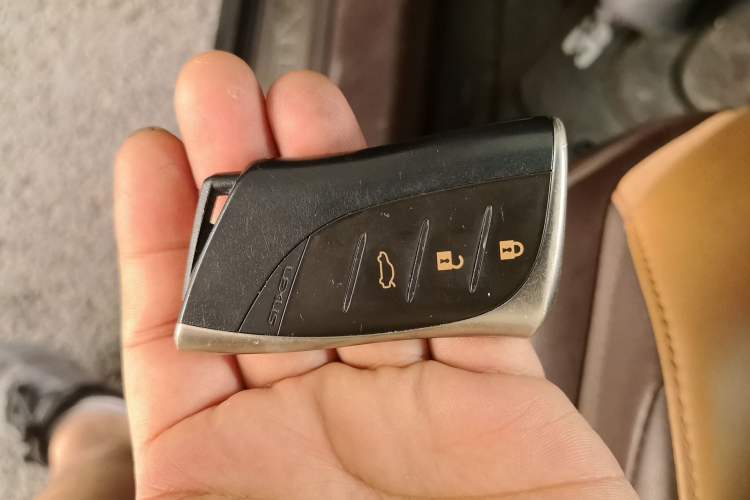 Used Lexus ES 2020 300h Premier Edition Vehicle Key
