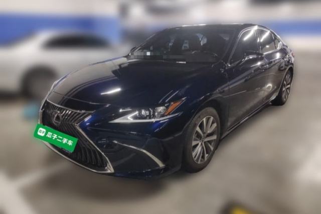 Ojetý Lexus ES 2020 200 Excellence Edition