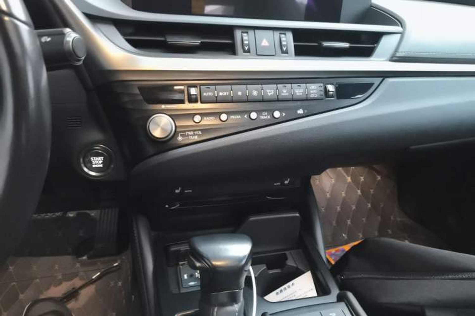 Used Lexus ES 2020 200 Excellence Edition Audio And AC Panel