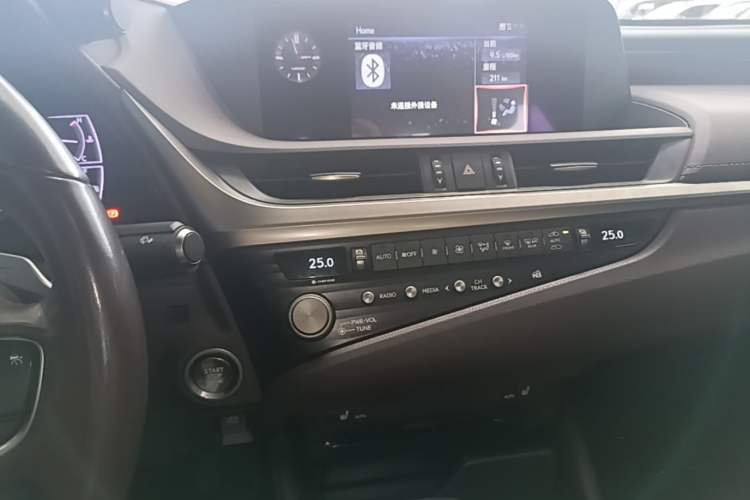 Used Lexus ES 2020 200 Excellence Edition Audio And AC Panel